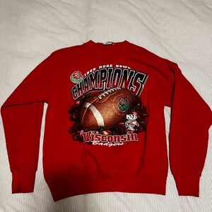Y2K 90s Wisconsin football sweatshirt